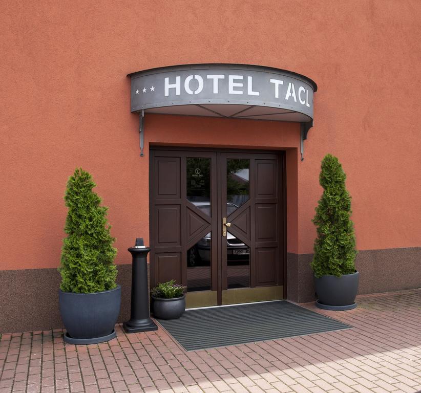 Hotel Tacl Holesov Bagian luar foto